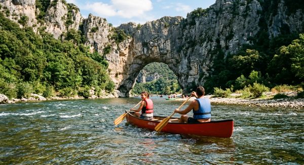 Vivez une aventure unique en canoë à Vallon Pont d'Arc